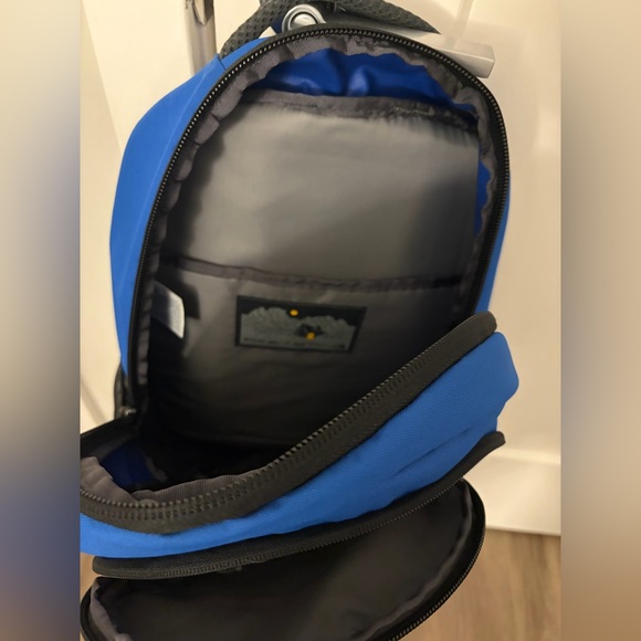 North Face BackPack - Picture 6 of 8